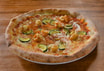 Pizza mit Scampi und Zucchini